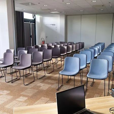 Hotel Ibis Budget Le Bourget 2*